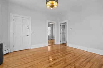 39-39 Evergreen St in Providence, RI - Building Photo - Building Photo