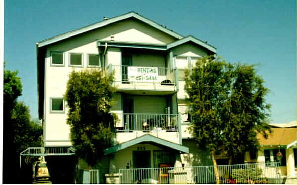 925 Rose Ave in Long Beach, CA - Building Photo - Building Photo