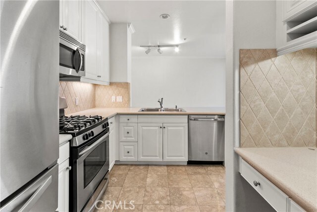 3453 Watermarke Pl in Irvine, CA - Building Photo