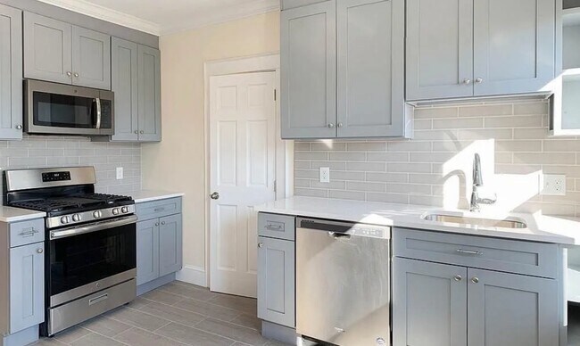 797 Washington St, Unit 3