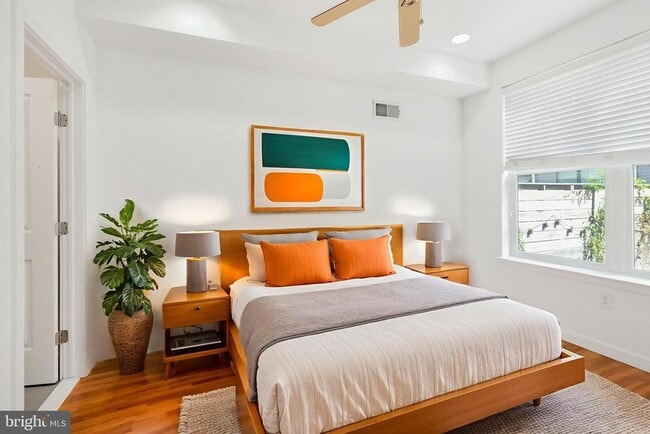 property at 2309 E Oakdale St