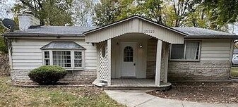 25323 Orchard Lake Rd in Farmington Hills, MI - Building Photo