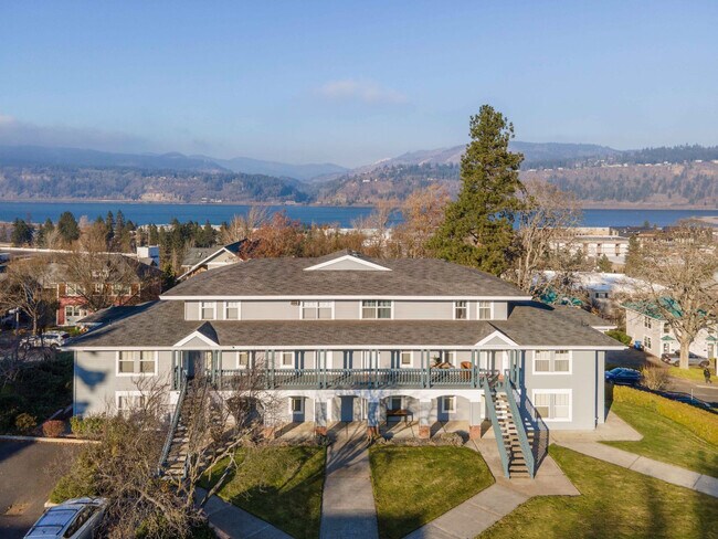 714 Cascade Ave in Hood River, OR - Building Photo - Building Photo