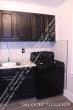 28 Beechwood Pl in Irvington, NJ - Building Photo - Building Photo