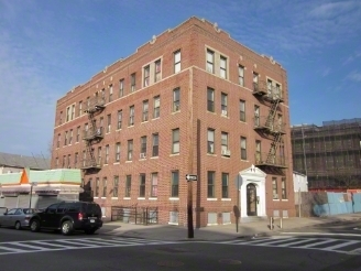 Midwood Gem in Jamaica, NY - Foto de edificio - Building Photo