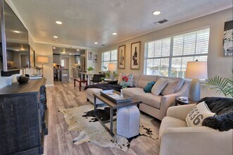 603 N Avenue N in Johnson City, TX - Building Photo - Building Photo