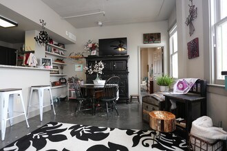 Nueces Lofts in Corpus Christi, TX - Foto de edificio - Interior Photo