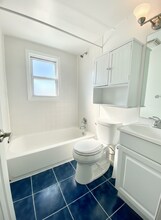 18 Irving Rd in Amityville, NY - Foto de edificio - Building Photo