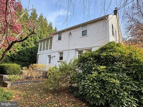 412 Grange Rd in Wayne, PA - Foto de edificio - Building Photo