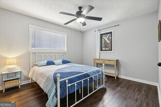 8470 Lake Dr in Snellville, GA - Building Photo - Building Photo