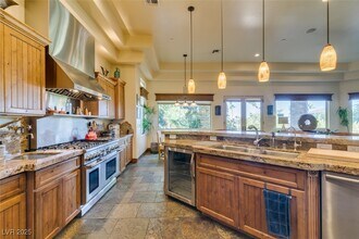 549 Regents Gate Dr in Henderson, NV - Building Photo - Building Photo