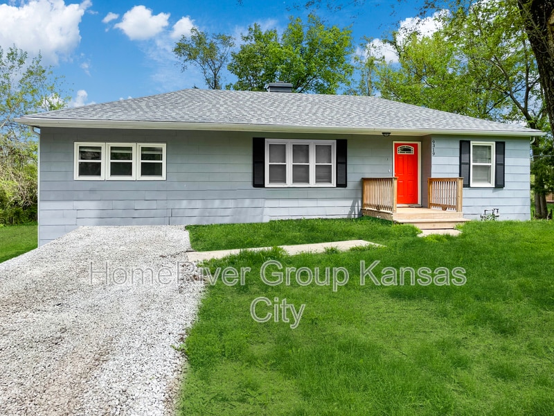 9319 Raytown Rd in Kansas City, MO - Building Photo