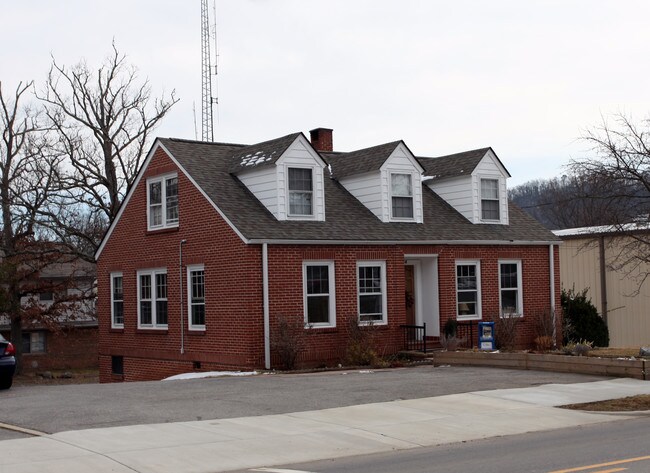 Alyson Apartments in Black Mountain, NC - Foto de edificio - Other