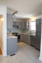 19 Meadowlands Dr W in Ottawa, ON - Building Photo - Building Photo