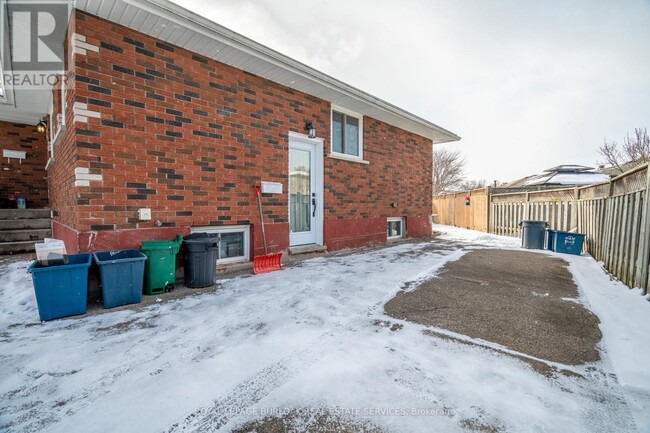 6 Acorn Ln in Brantford, ON - Building Photo - Building Photo