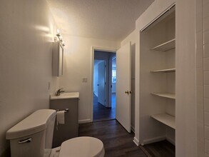 10 Longworth Ave in Brockton, MA - Foto de edificio - Building Photo