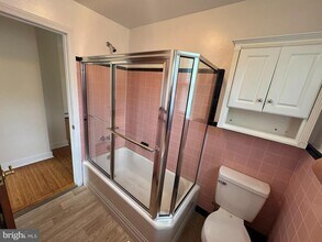 410 Paoli Ave in Philadelphia, PA - Building Photo - Building Photo