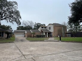 18002 Hollywell Dr in Houston, TX - Building Photo