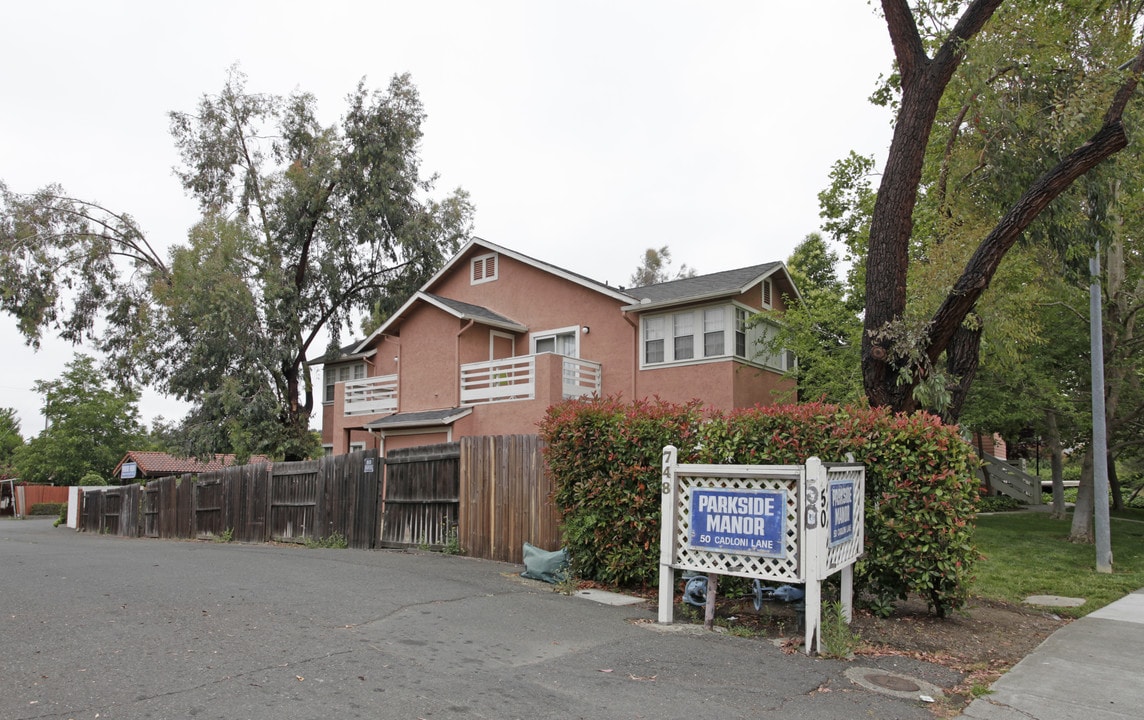 Parkside Manor in Vallejo, CA - Foto de edificio