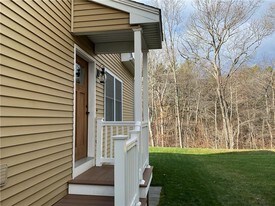 76 Morningside Dr in North Kingstown, RI - Building Photo