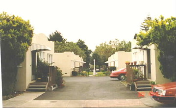 529 Palace Ct in Alameda, CA - Building Photo - Building Photo