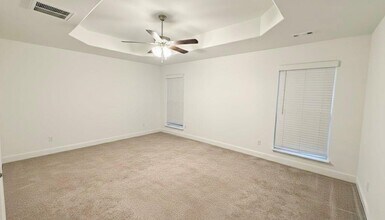 5909 NW Hoover St in Bentonville, AR - Building Photo - Building Photo