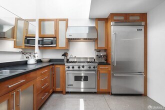 712 Bryant St in San Francisco, CA - Building Photo - Building Photo
