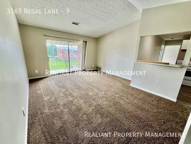 3169 Regal Ln in Groesbeck, OH - Building Photo - Building Photo