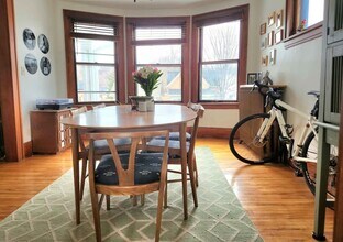 482 Michigan St, Unit 2 in St. Paul, MN - Foto de edificio - Building Photo