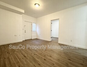 6423 SW Raab Rd in Portland, OR - Building Photo - Building Photo