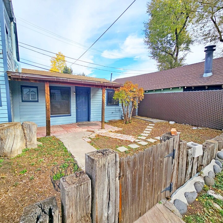 306 S Humphreys St, Unit 1 in Flagstaff, AZ - Foto de edificio