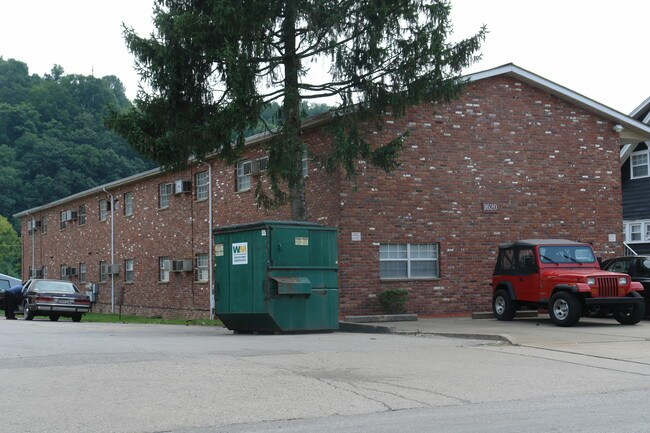 1620 Bigley Ave in Charleston, WV - Building Photo - Building Photo