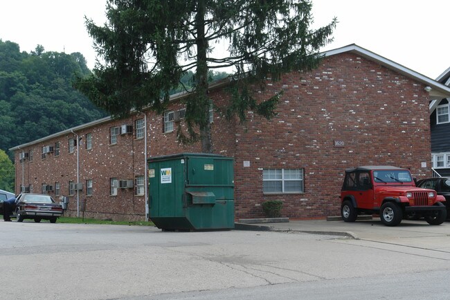 1620 Bigley Ave in Charleston, WV - Foto de edificio - Building Photo