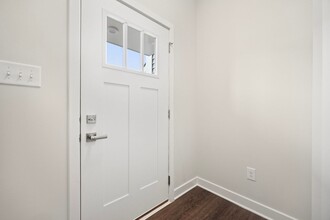 10916 Genito Sq Dr in Midlothian, VA - Building Photo - Building Photo