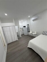 2442 NE 3rd Ct in Homestead, FL - Building Photo - Building Photo