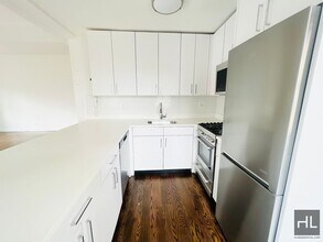 EAST 57 STREET in New York, NY - Building Photo - Building Photo