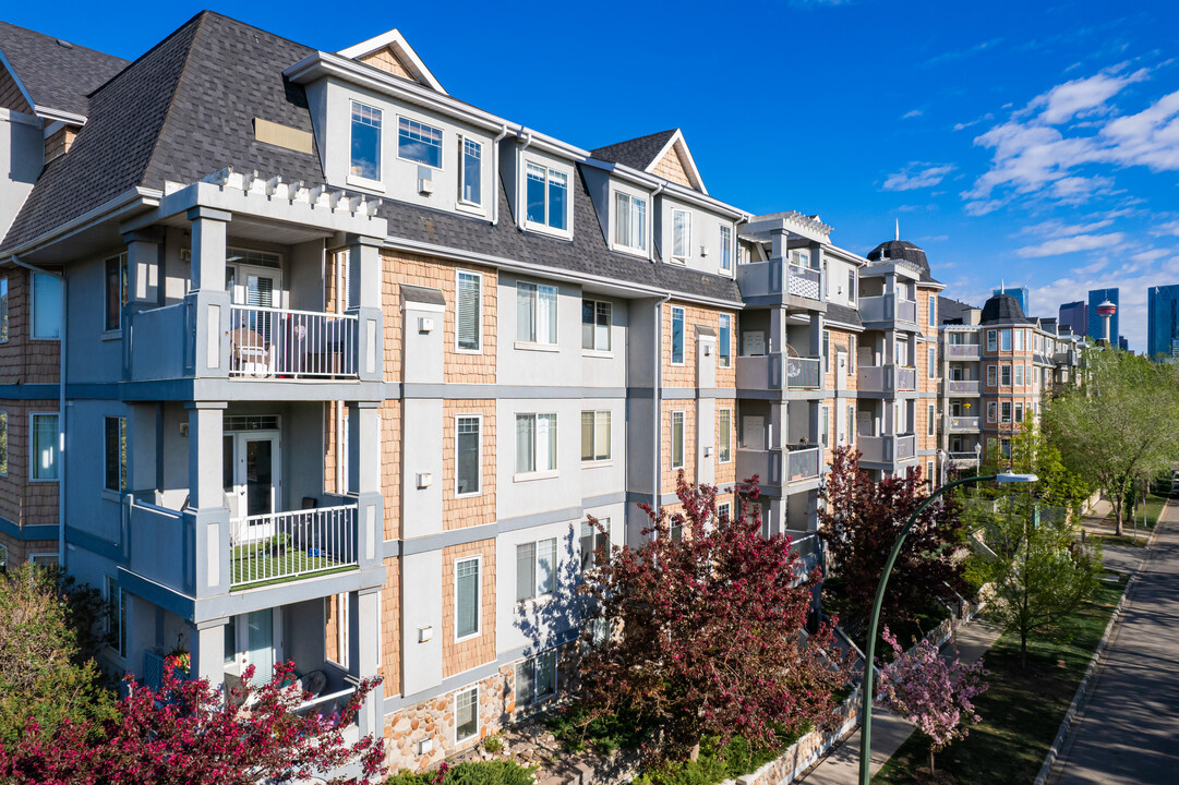 The Waterford in Calgary, AB - Building Photo