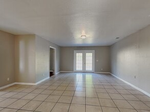 5116 E 28th Ave in Tampa, FL - Foto de edificio - Building Photo