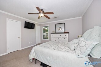 2303 Buckingham Dr SW in Huntsville, AL - Foto de edificio - Building Photo