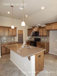 19008 Hecho Dr in Edmond, OK - Building Photo - Building Photo