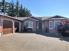6019 Osprey Cir in Bremerton, WA - Building Photo - Building Photo