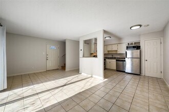 2304 Barton Village Cir in Austin, TX - Building Photo - Building Photo