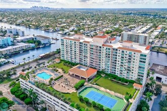3020 NE 32nd Ave in Fort Lauderdale, FL - Building Photo - Building Photo