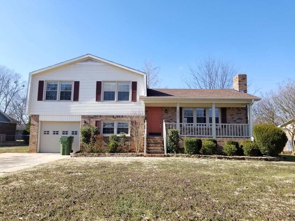 10302 Kipling Dr SW in Huntsville, AL - Building Photo