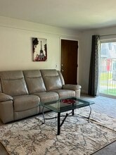 912 S Plum Grove Rd in Palatine, IL - Building Photo - Building Photo