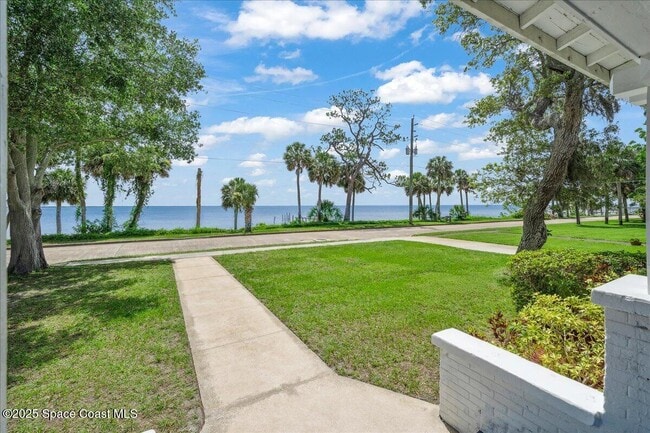 property at 1326 Riverside Dr