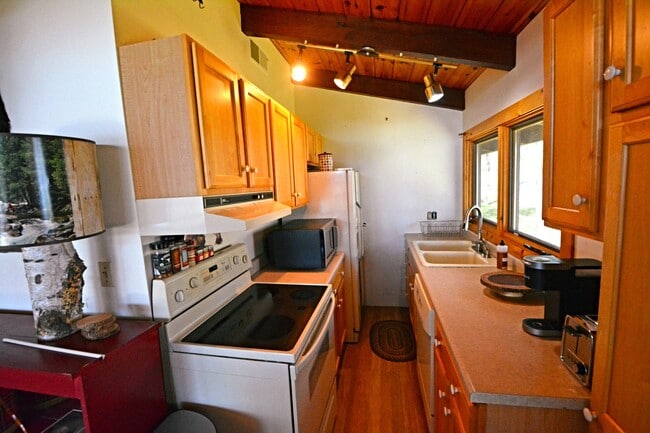 33992 Sunrise Island Rd in Crosslake, MN - Building Photo - Building Photo