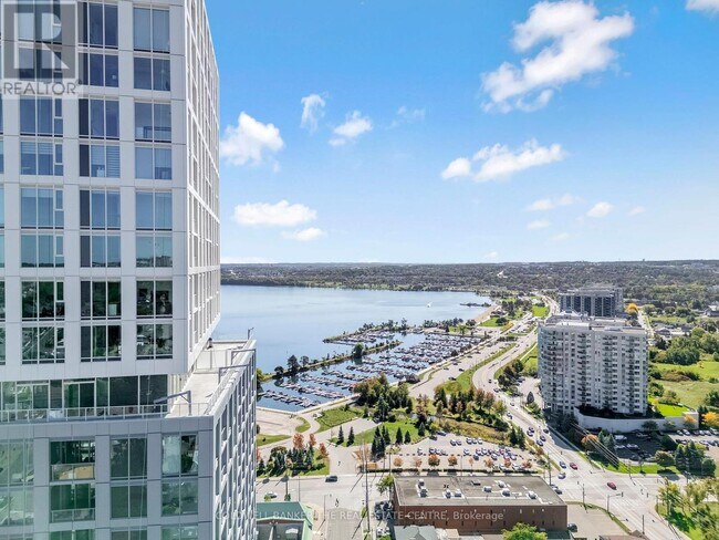 39 Mary St in Barrie, ON - Building Photo - Building Photo