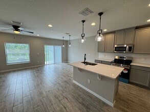 307 Smugglers Way in Apopka, FL - Building Photo - Building Photo