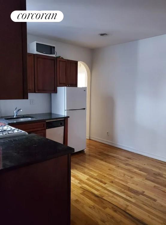 property at 208 E 7th St